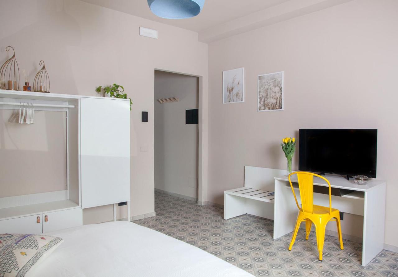 Moncrivel Rooms & Relax Benevello Екстериор снимка