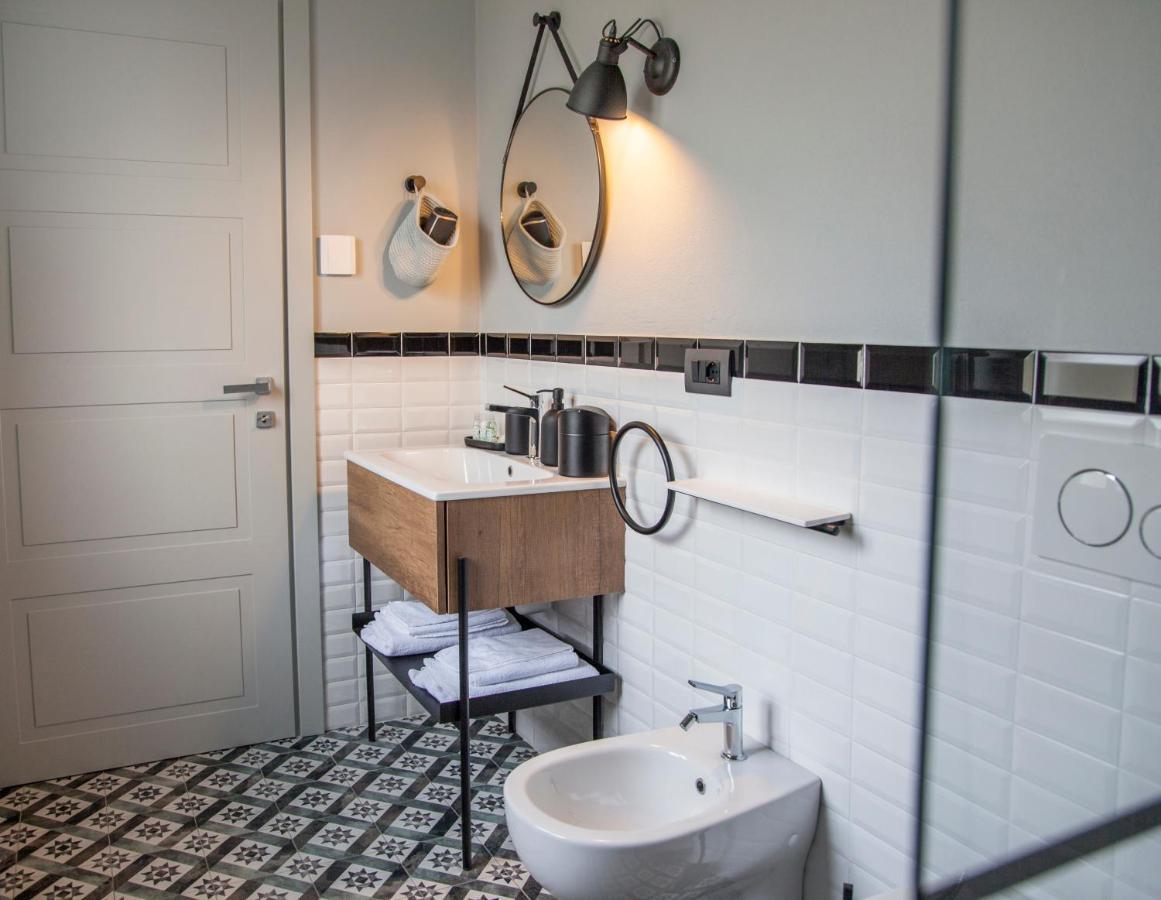 Moncrivel Rooms & Relax Benevello Екстериор снимка
