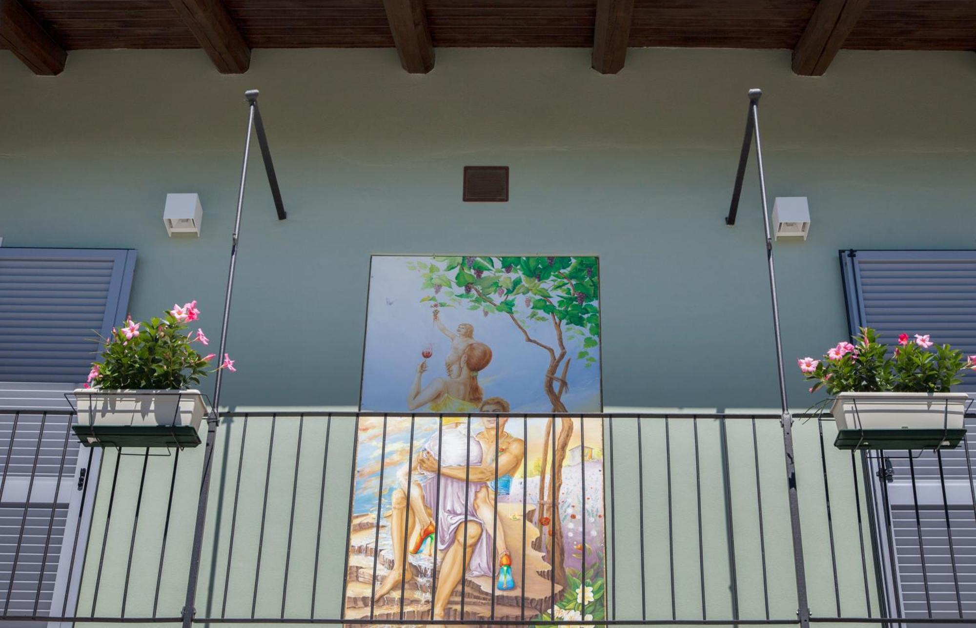 Moncrivel Rooms & Relax Benevello Екстериор снимка